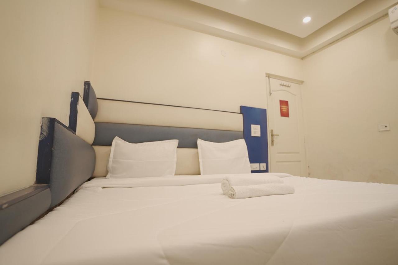 Hotel Leo Continental New Delhi Extérieur photo