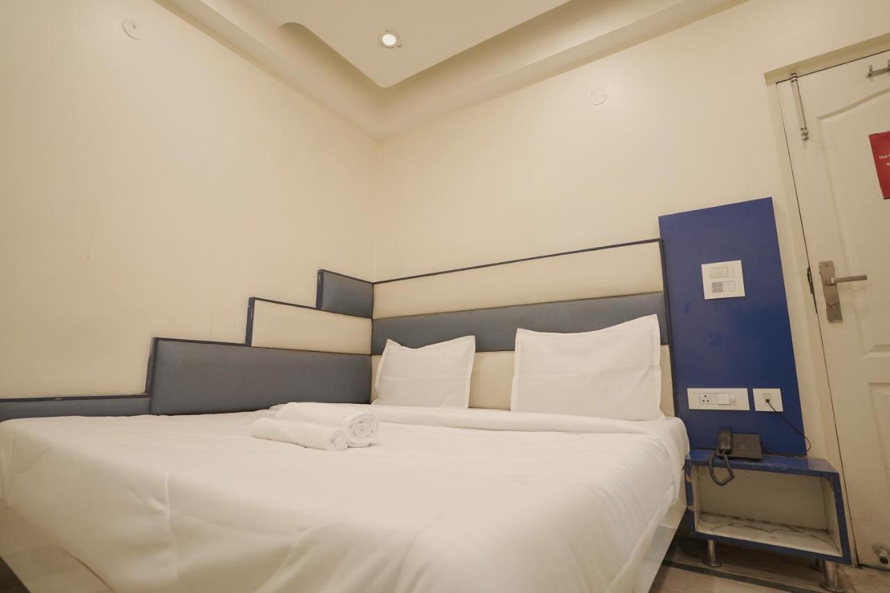 Hotel Leo Continental New Delhi Extérieur photo