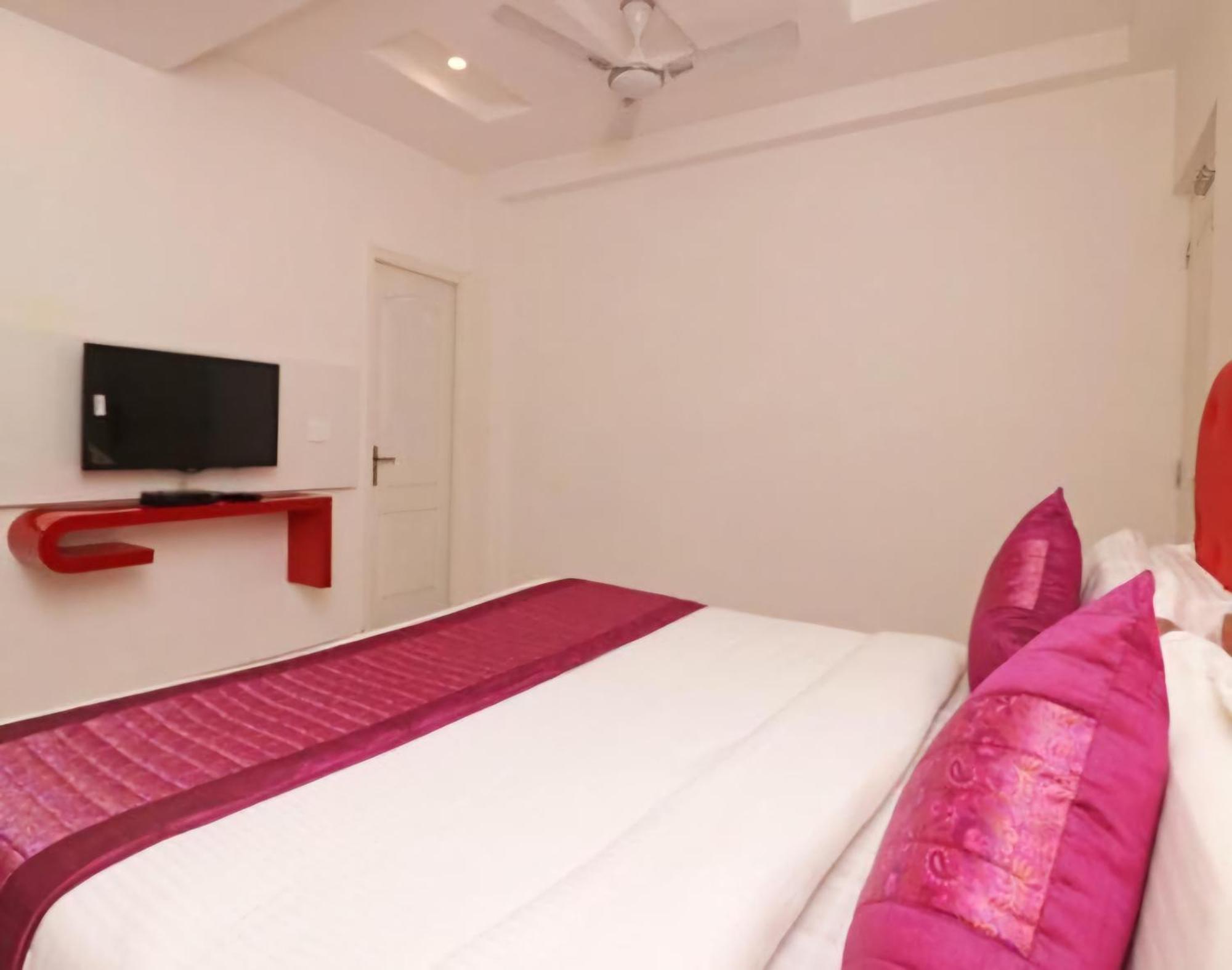 Hotel Leo Continental New Delhi Extérieur photo