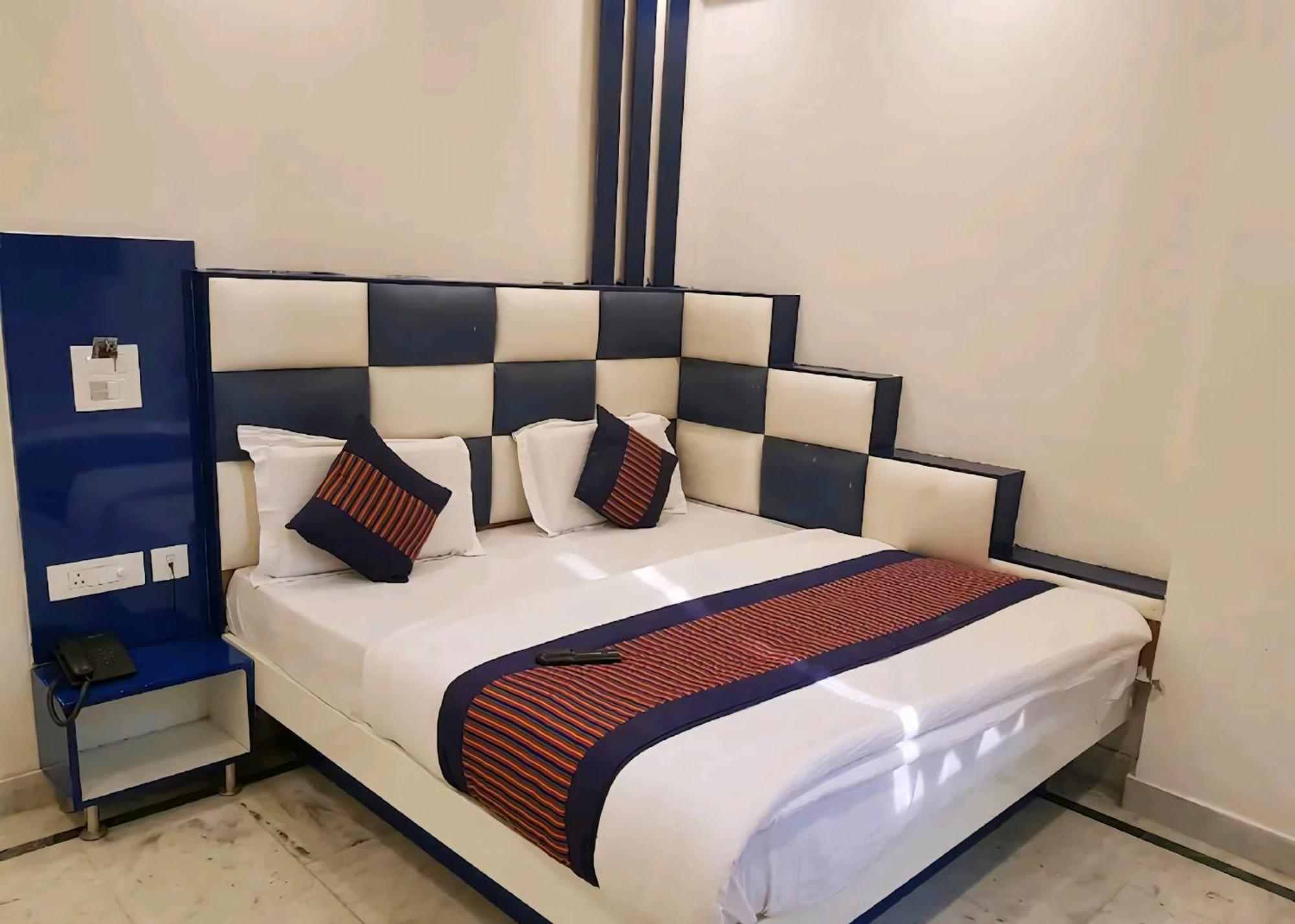 Hotel Leo Continental New Delhi Extérieur photo
