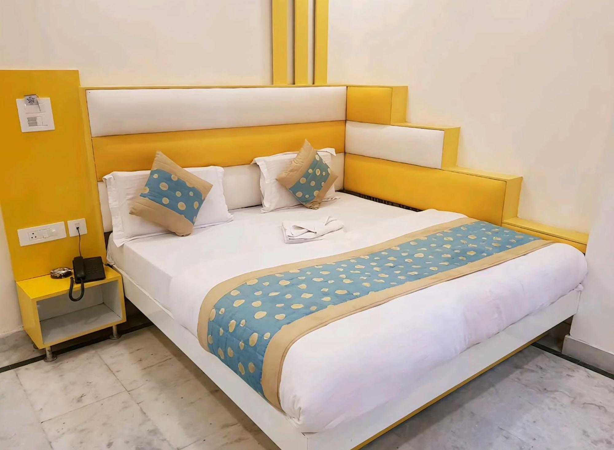 Hotel Leo Continental New Delhi Extérieur photo