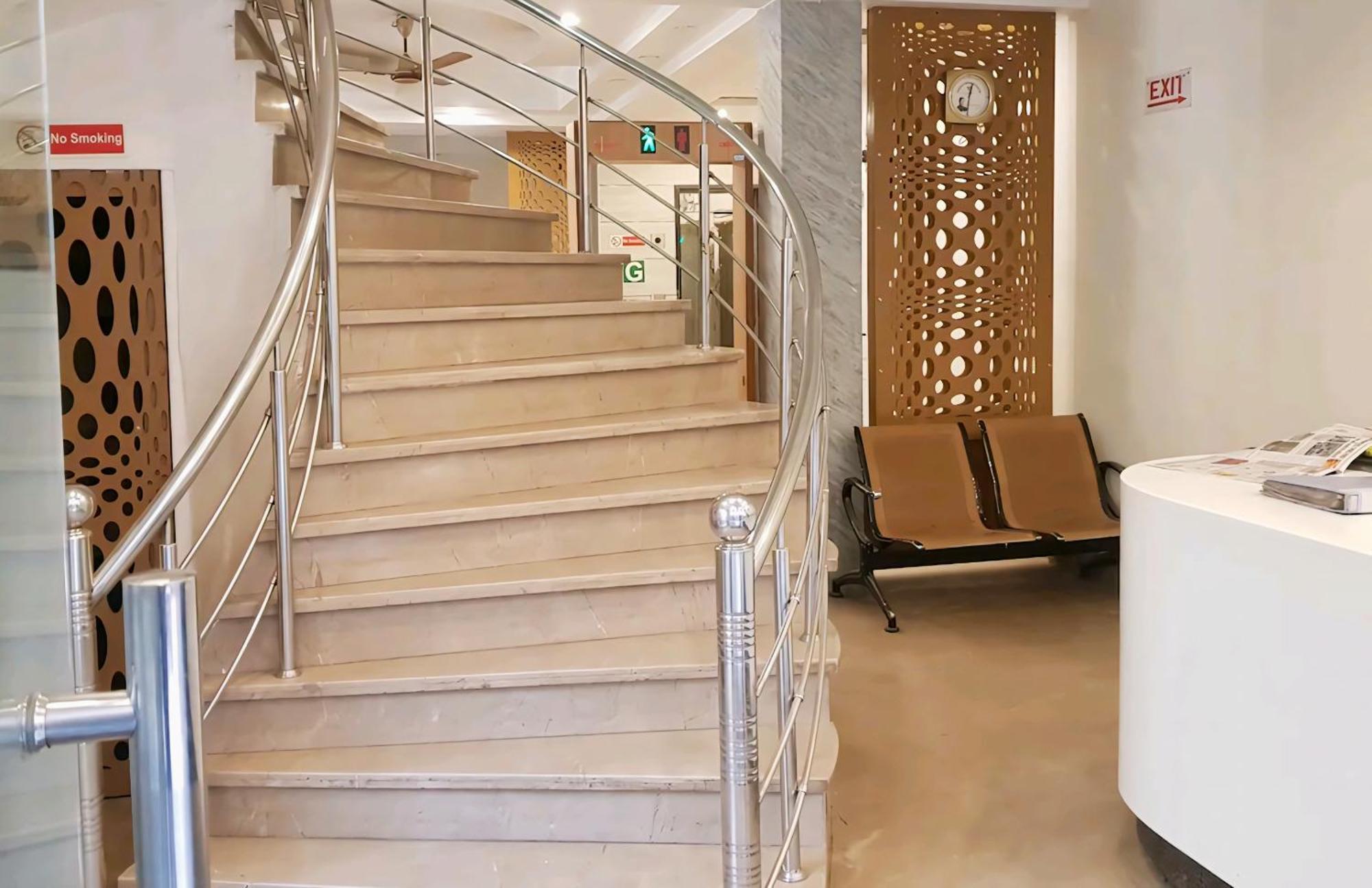 Hotel Leo Continental New Delhi Extérieur photo
