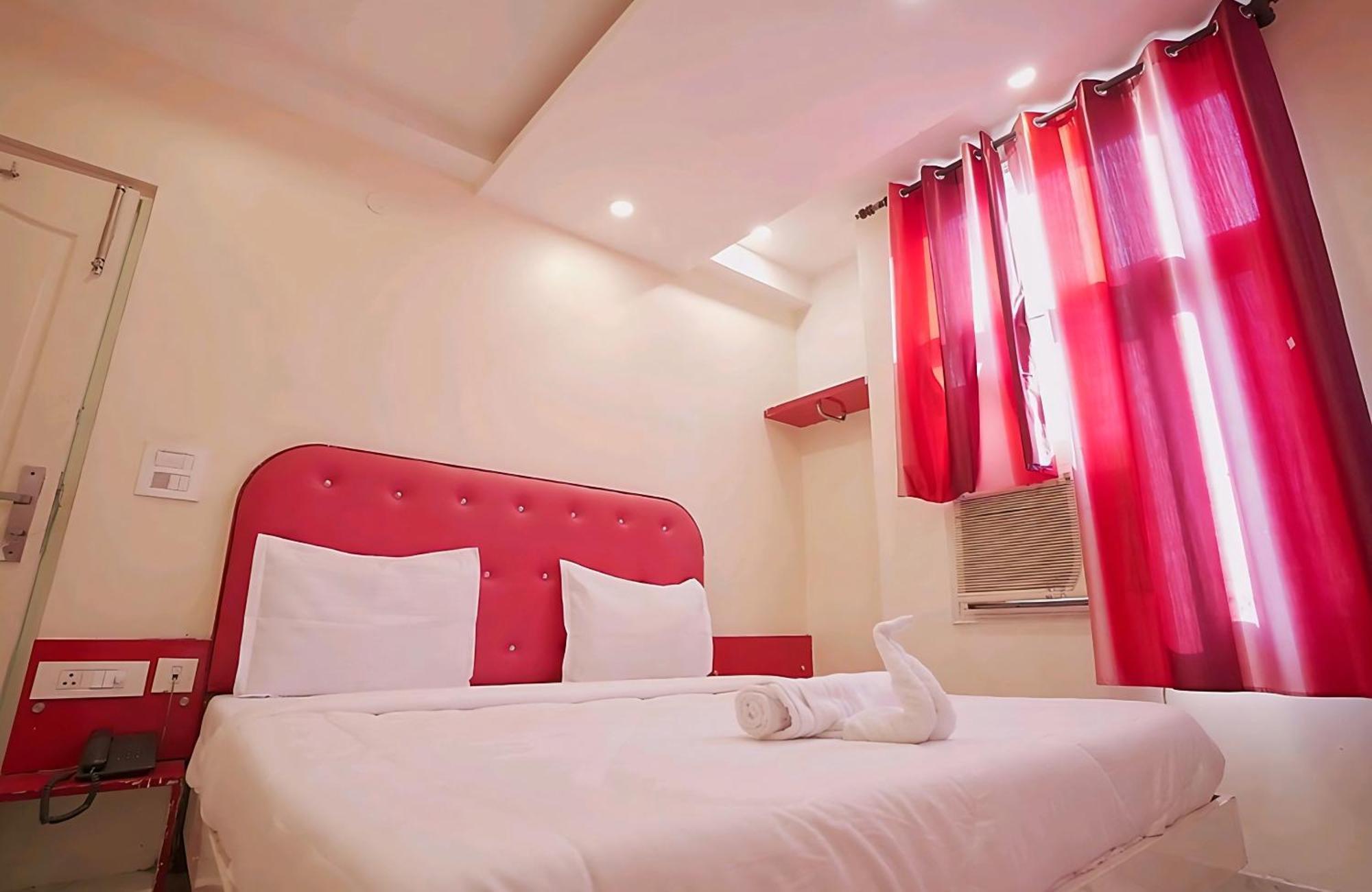 Hotel Leo Continental New Delhi Extérieur photo